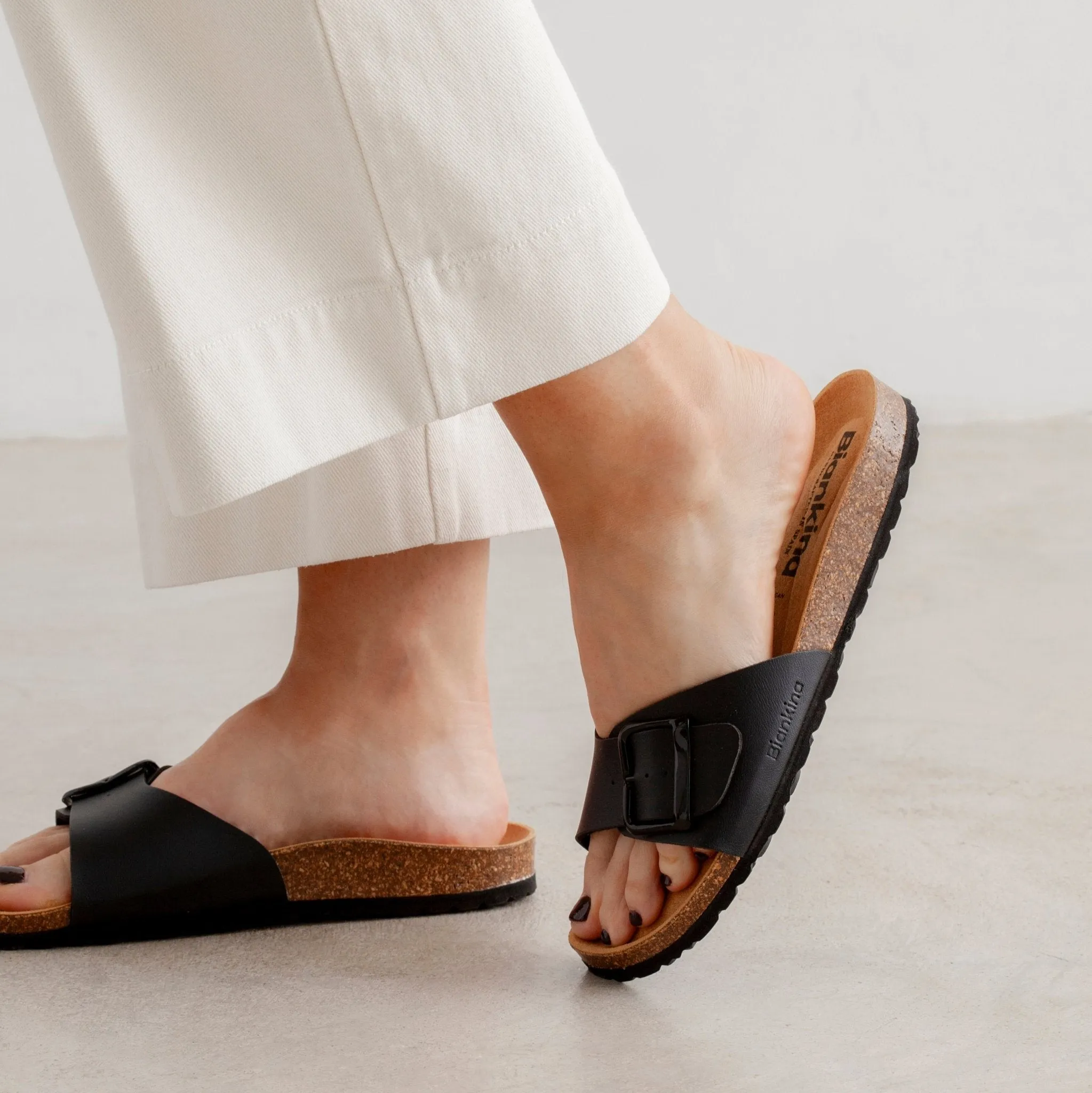 Cordoba Vegan Leather Slide Cork Sandal - Black