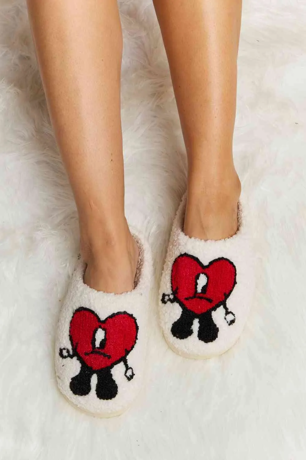 Love Heart Print Plush Slippers