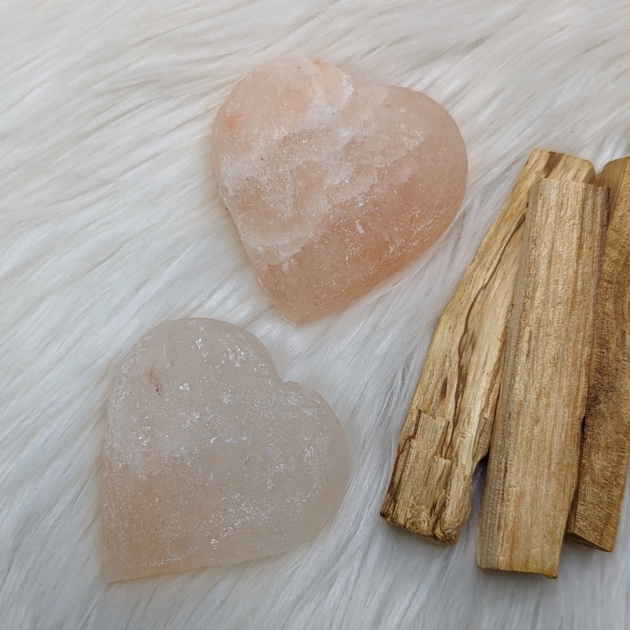 One Small Himalayan Salt Heart Carving ~Detoxify and Cleanse